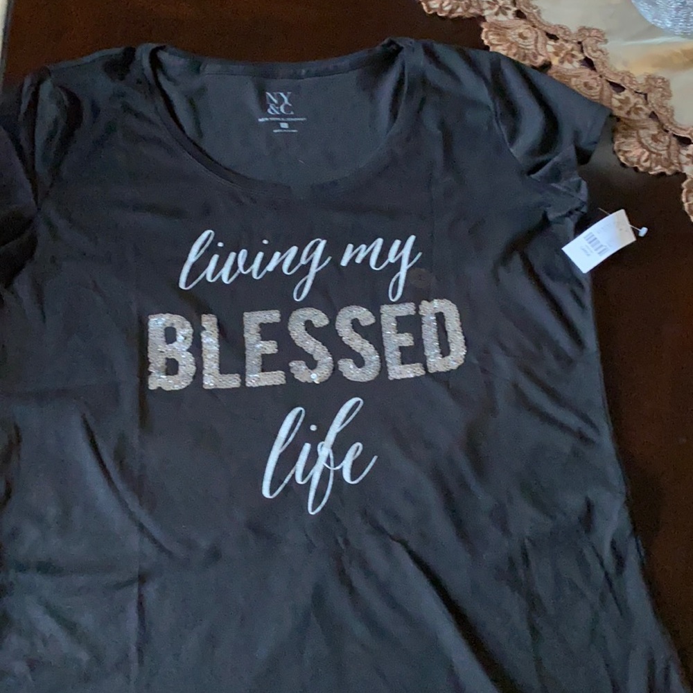 NWT. Black NY&Co Fancy T-Shirt. Short sleeves.